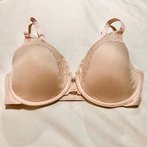 Beautiful Lacey Peach Natori Bra. Like New. 36C